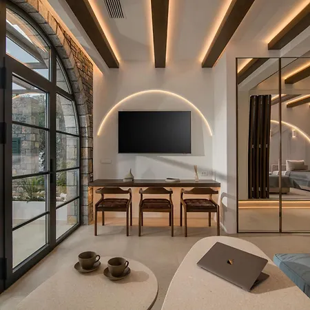 Riviera Villa *