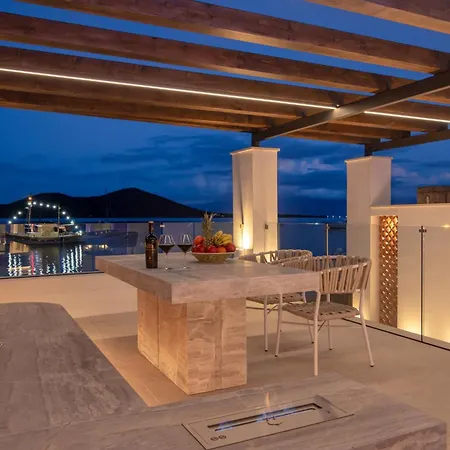 Villa Riviera *