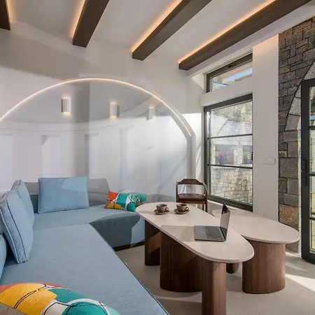 Riviera Villa *